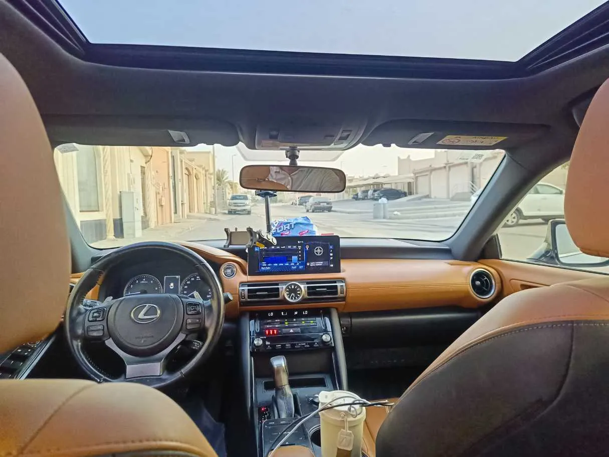 Car image 21