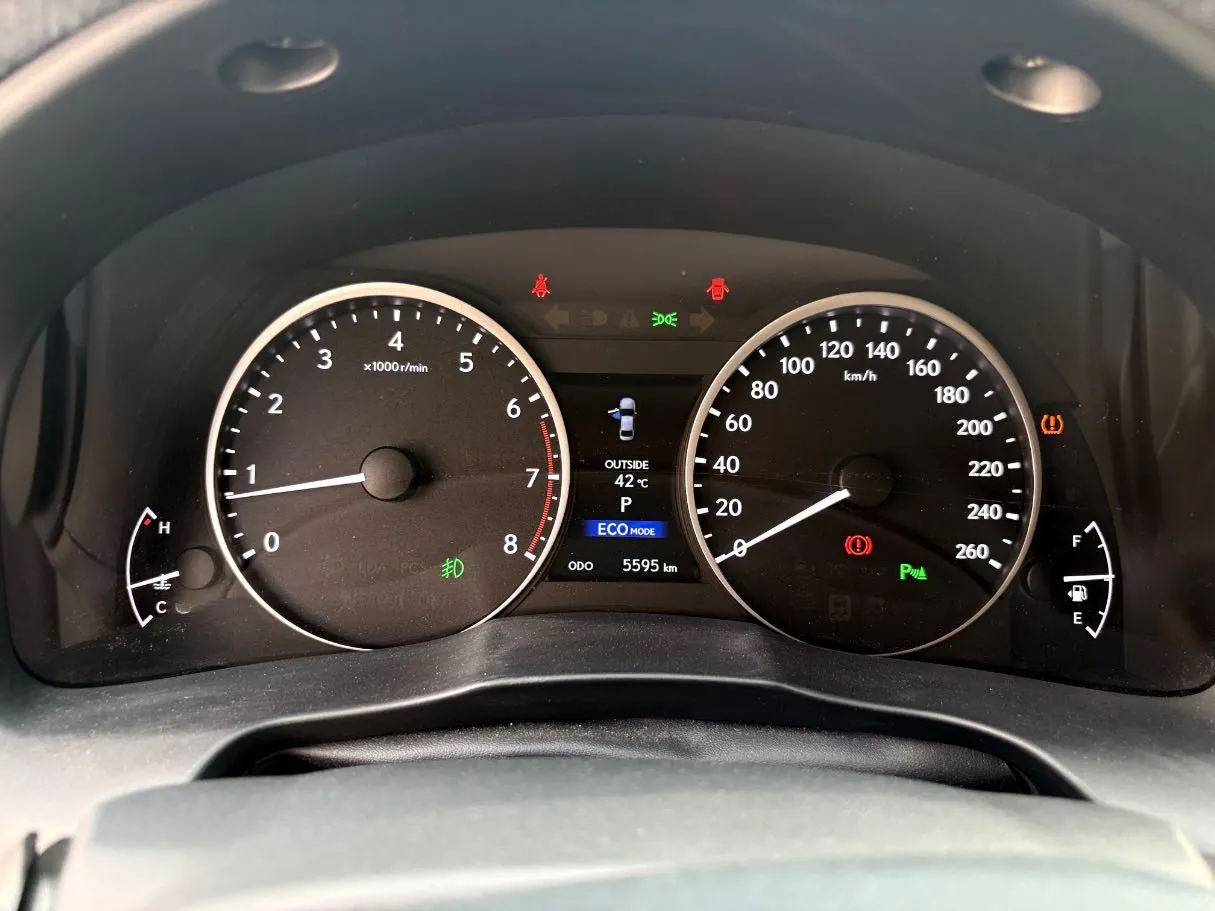 Car image 23