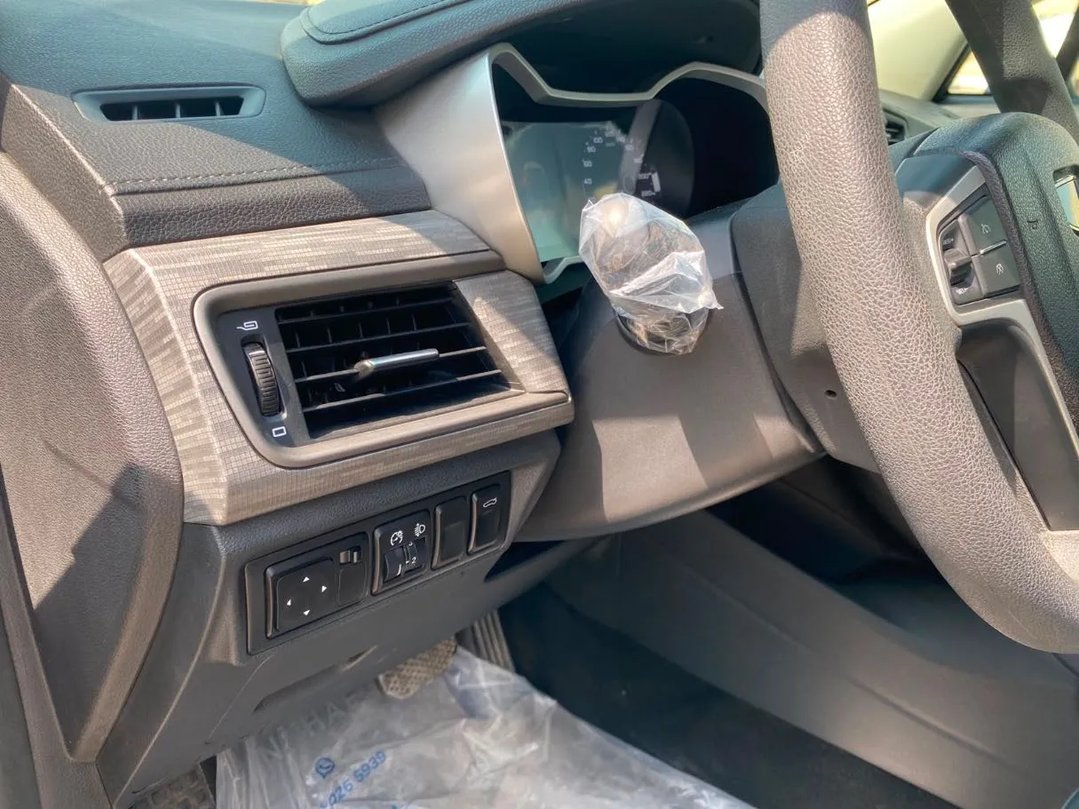 Car image 23