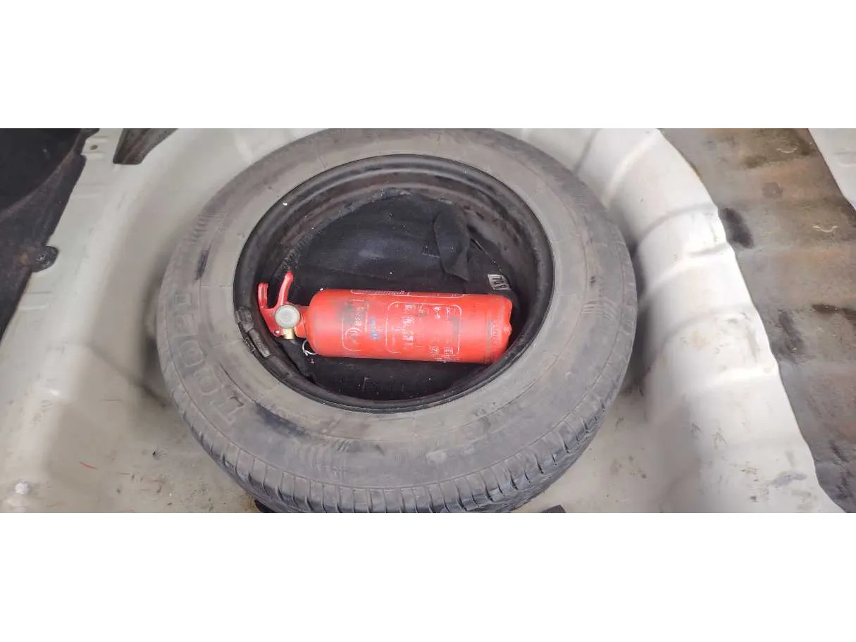 Car image 21