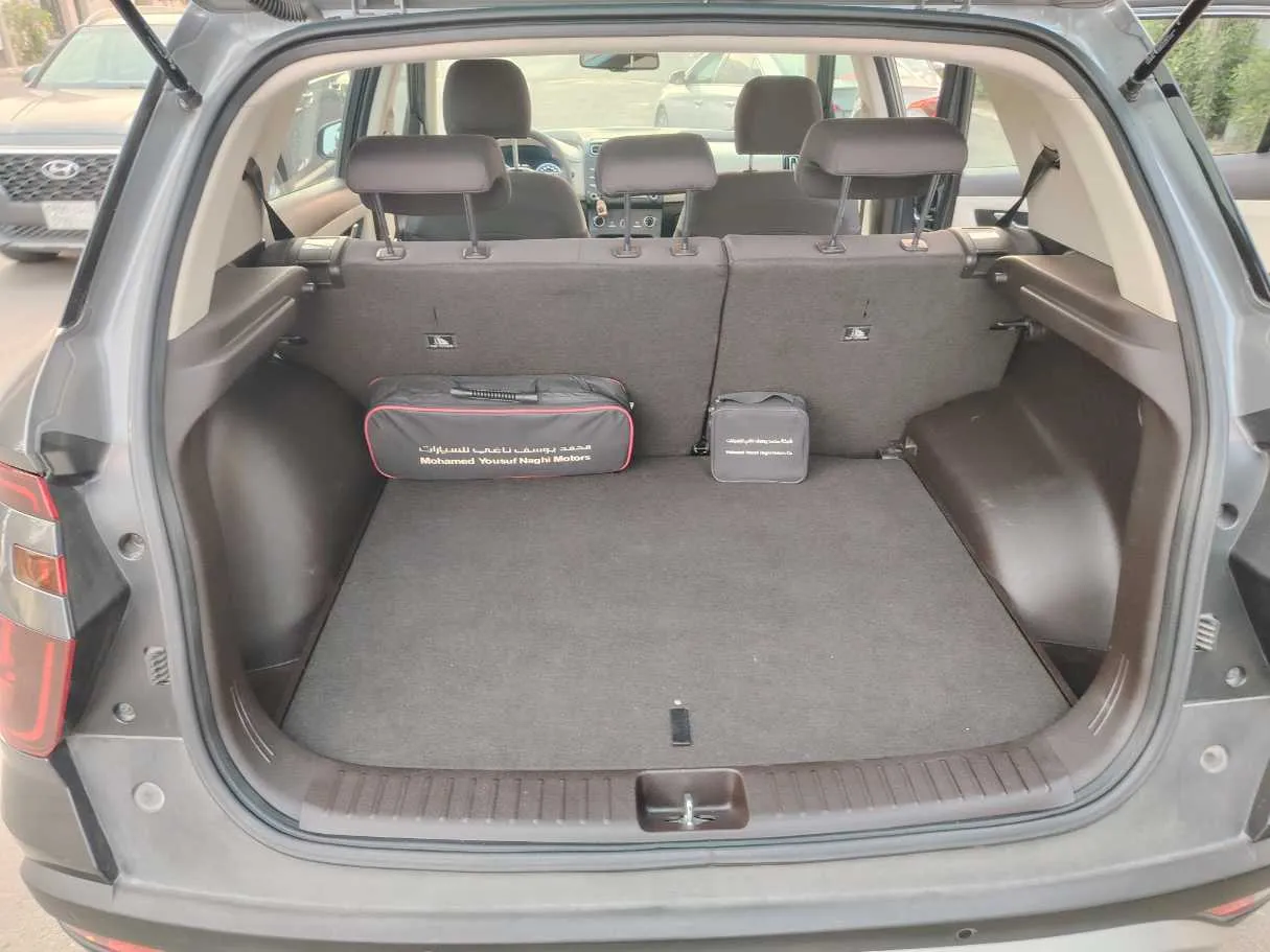 Car image 24