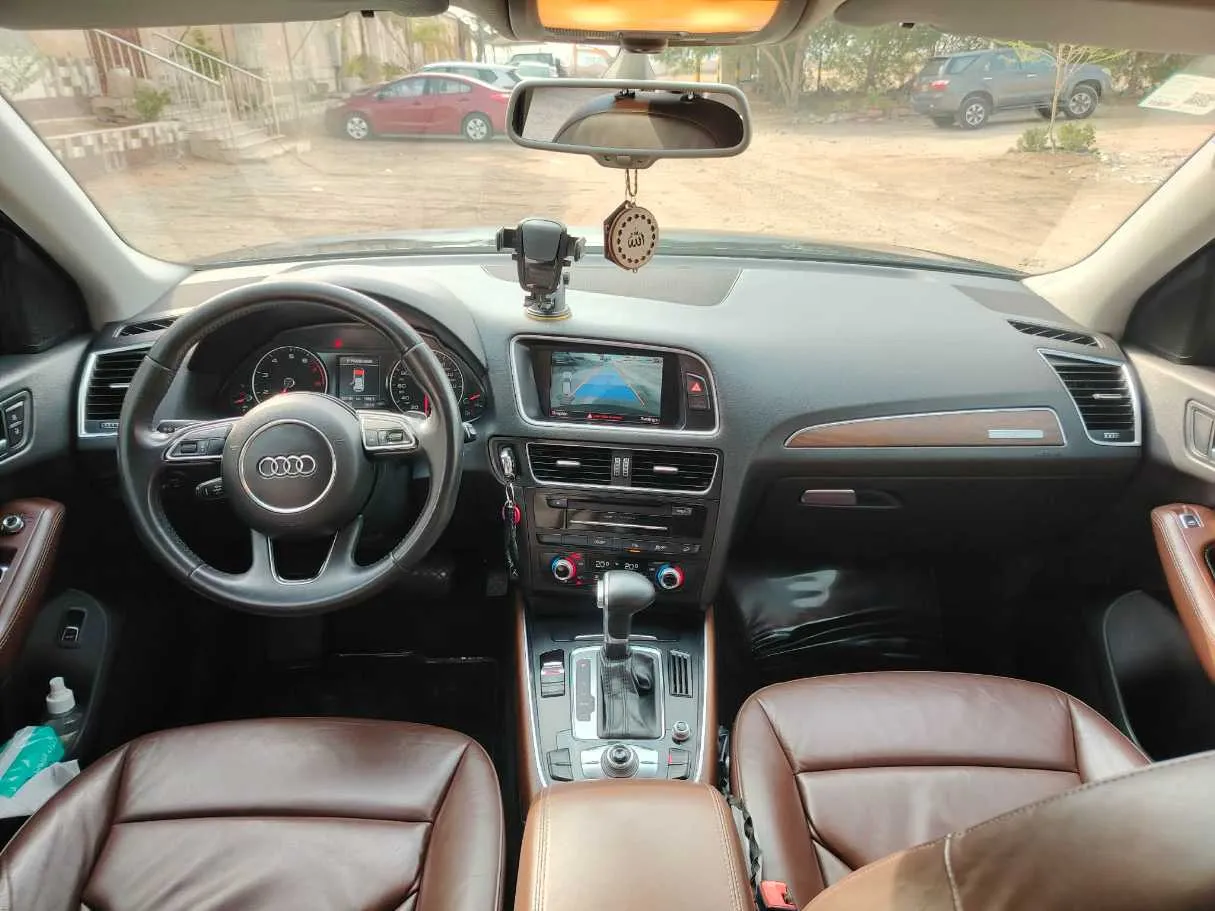 Car image 20