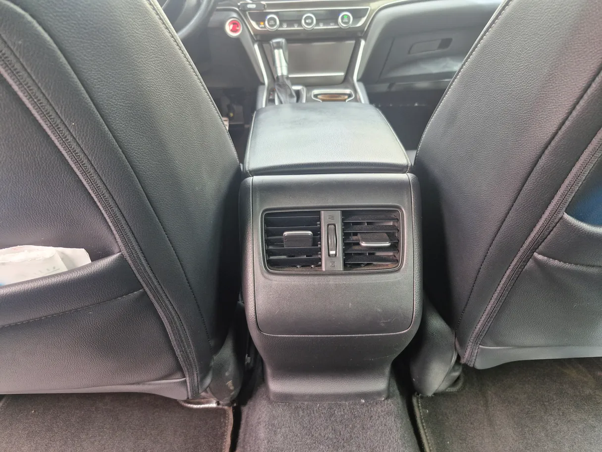 Car image 23