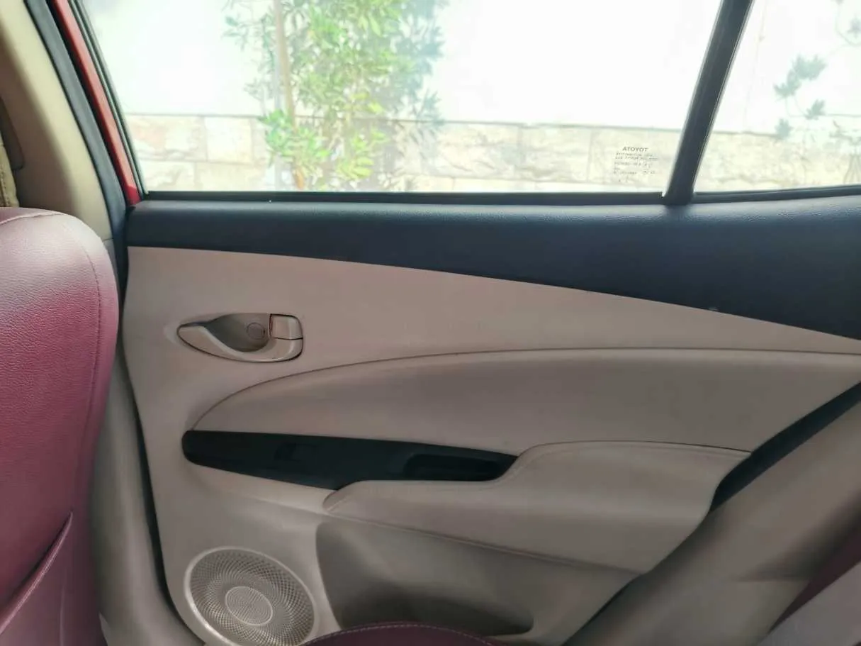 Car image 33
