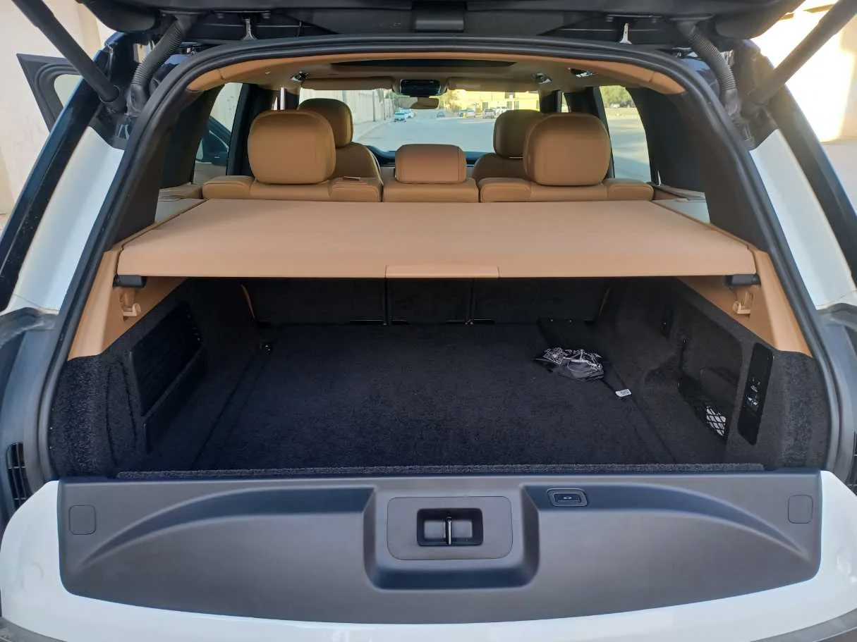 Car image 21