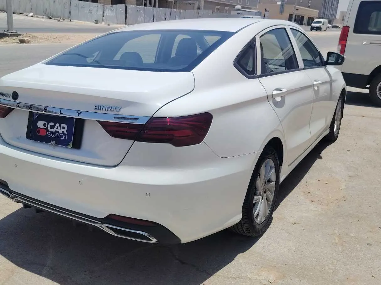 Car image 5