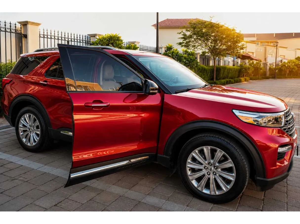 Car image 8