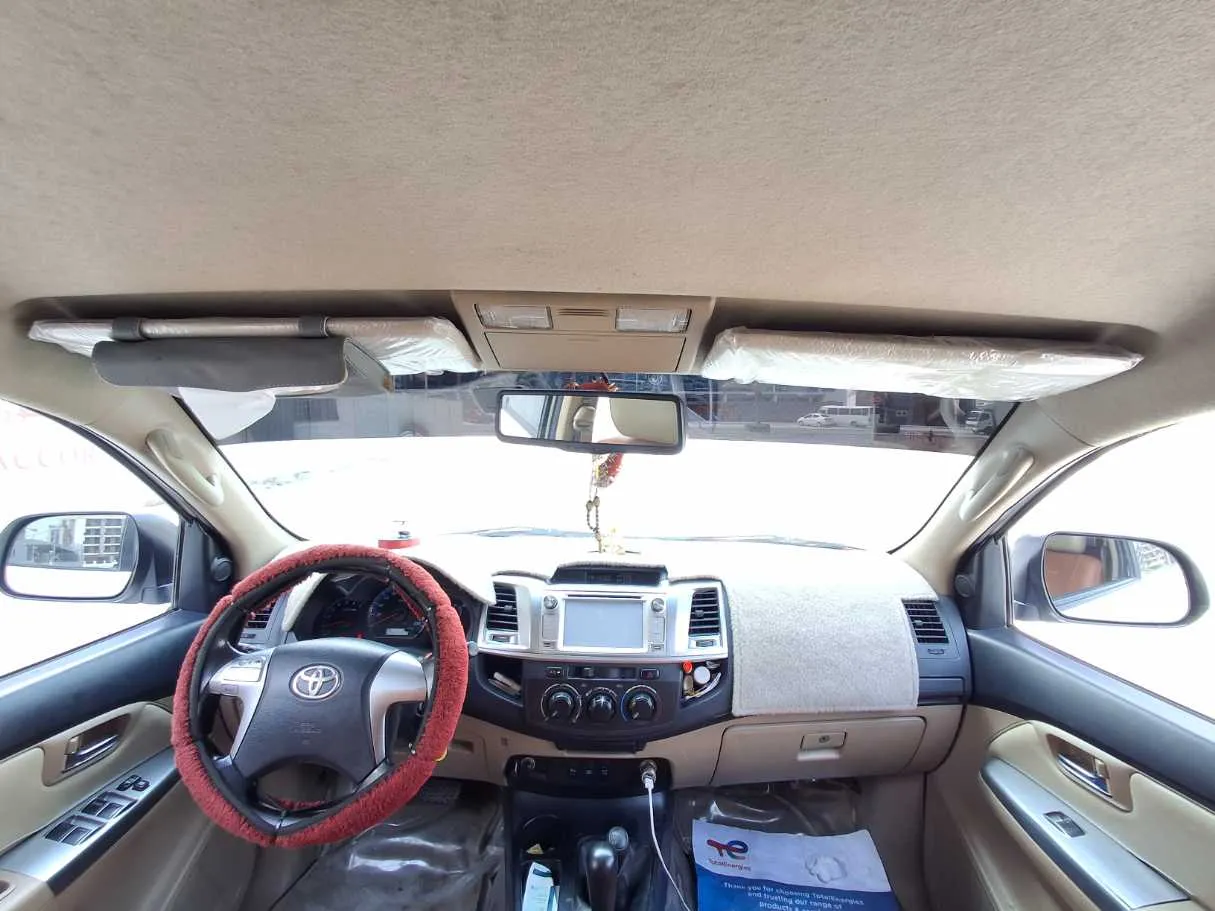 Car image 16