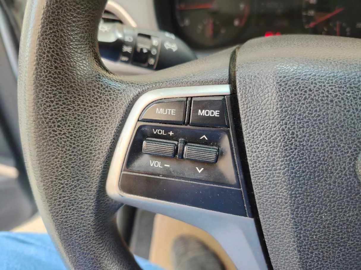 Car image 34