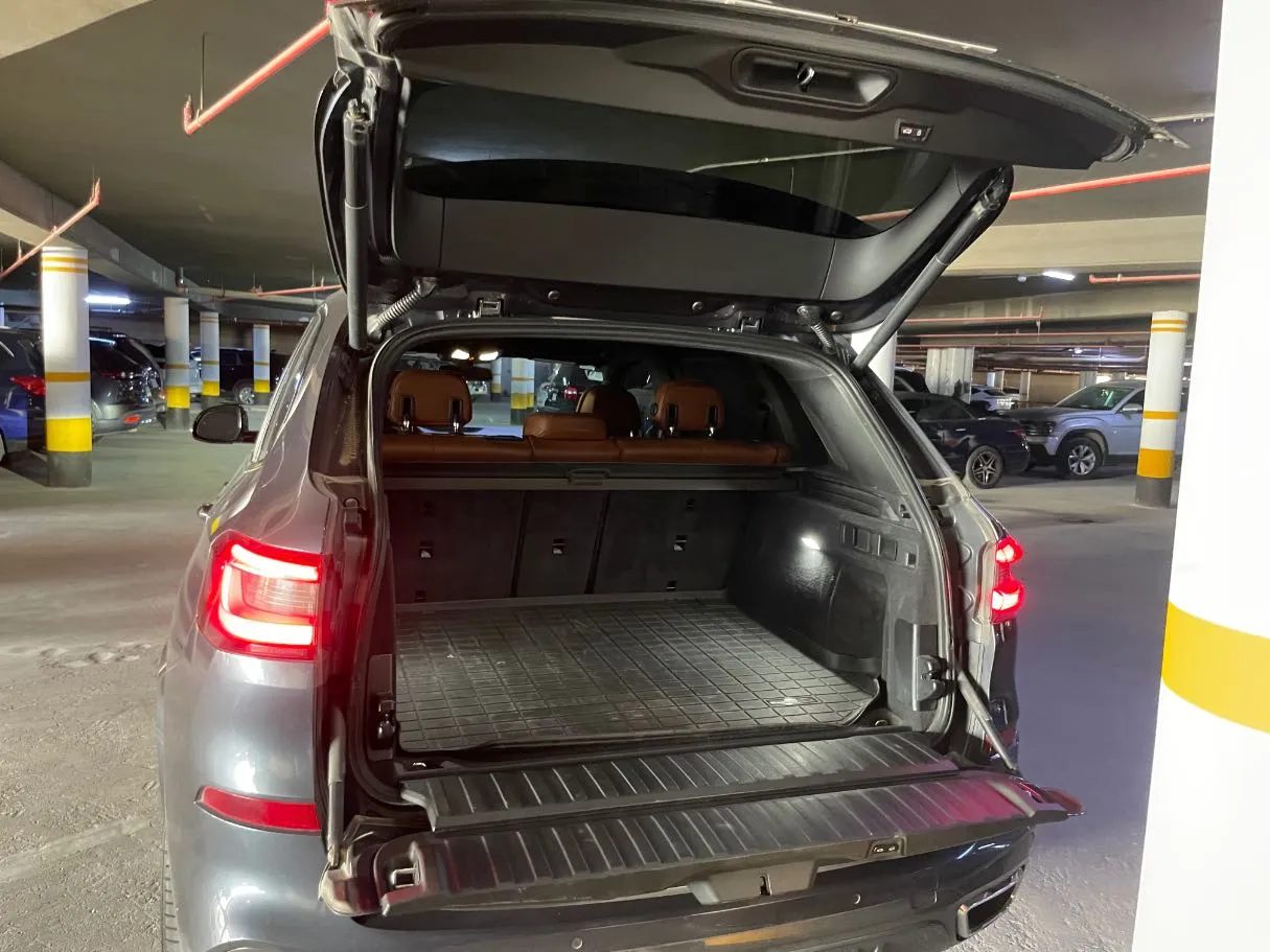 Car image 22