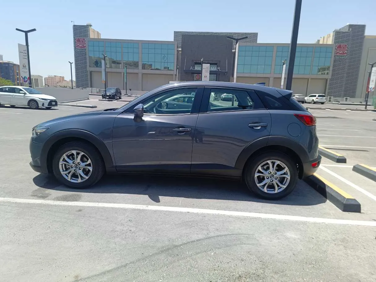 Car image 8