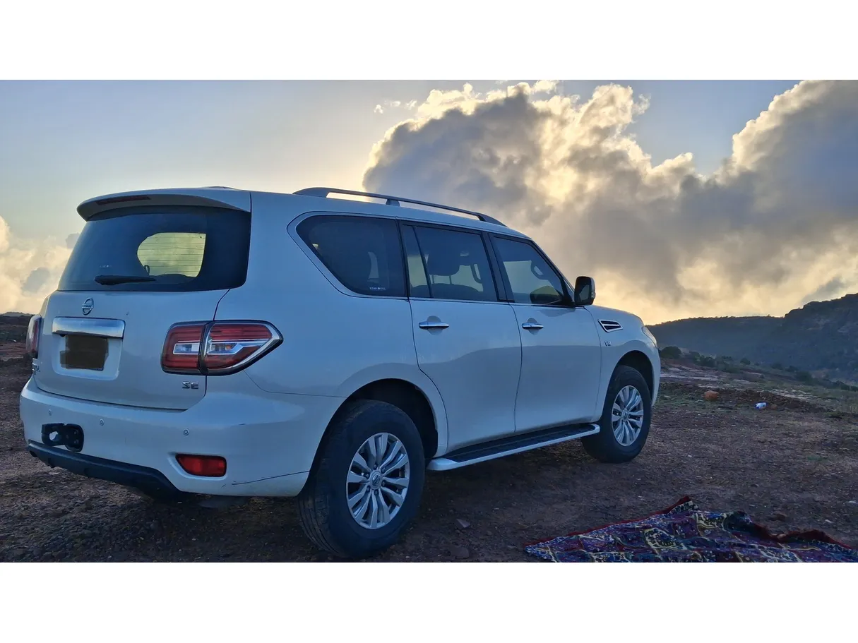 Car image 3