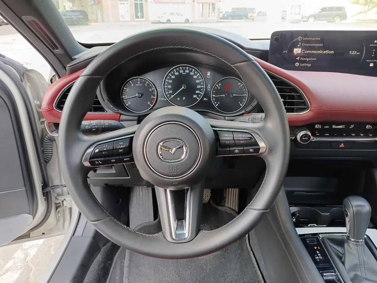 Car image 17