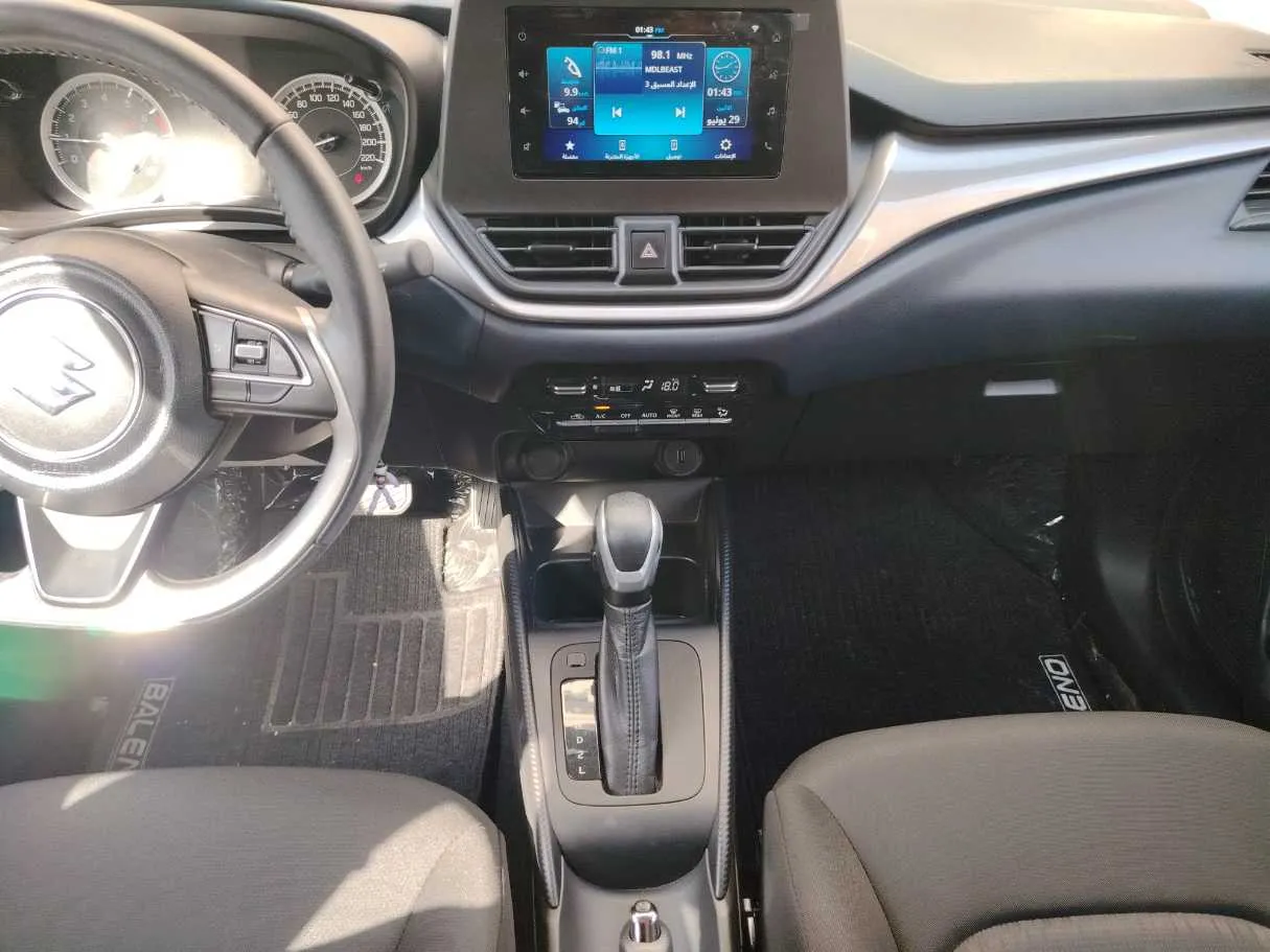 Car image 18