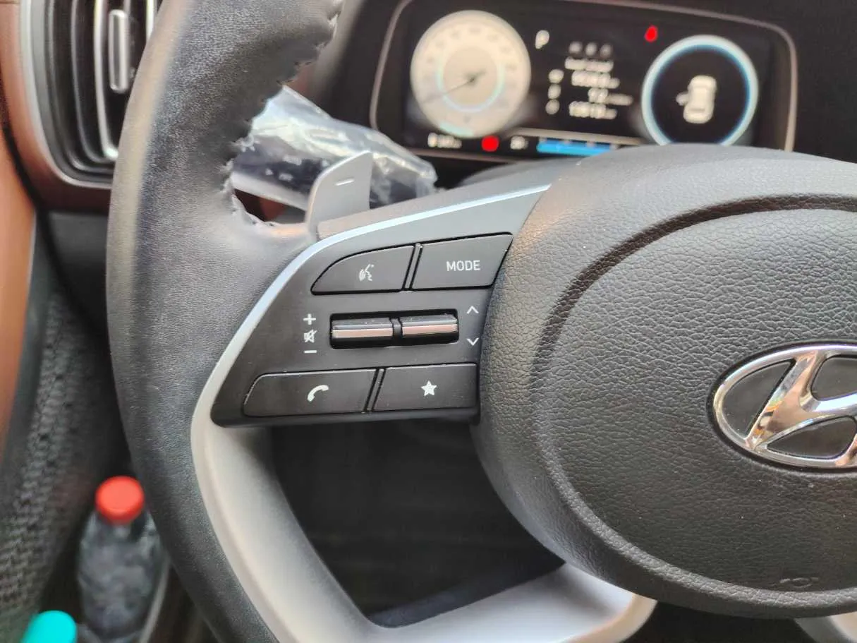 Car image 22