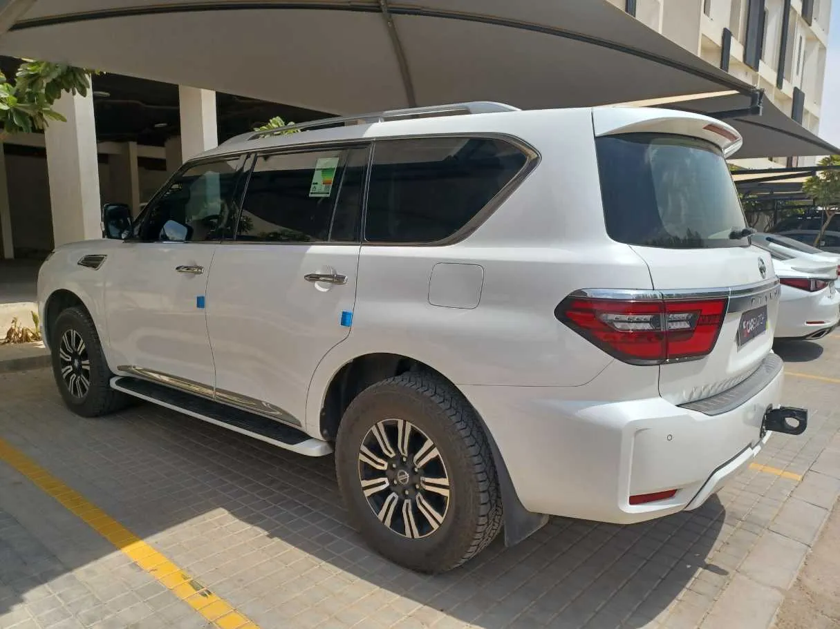 Car image 7