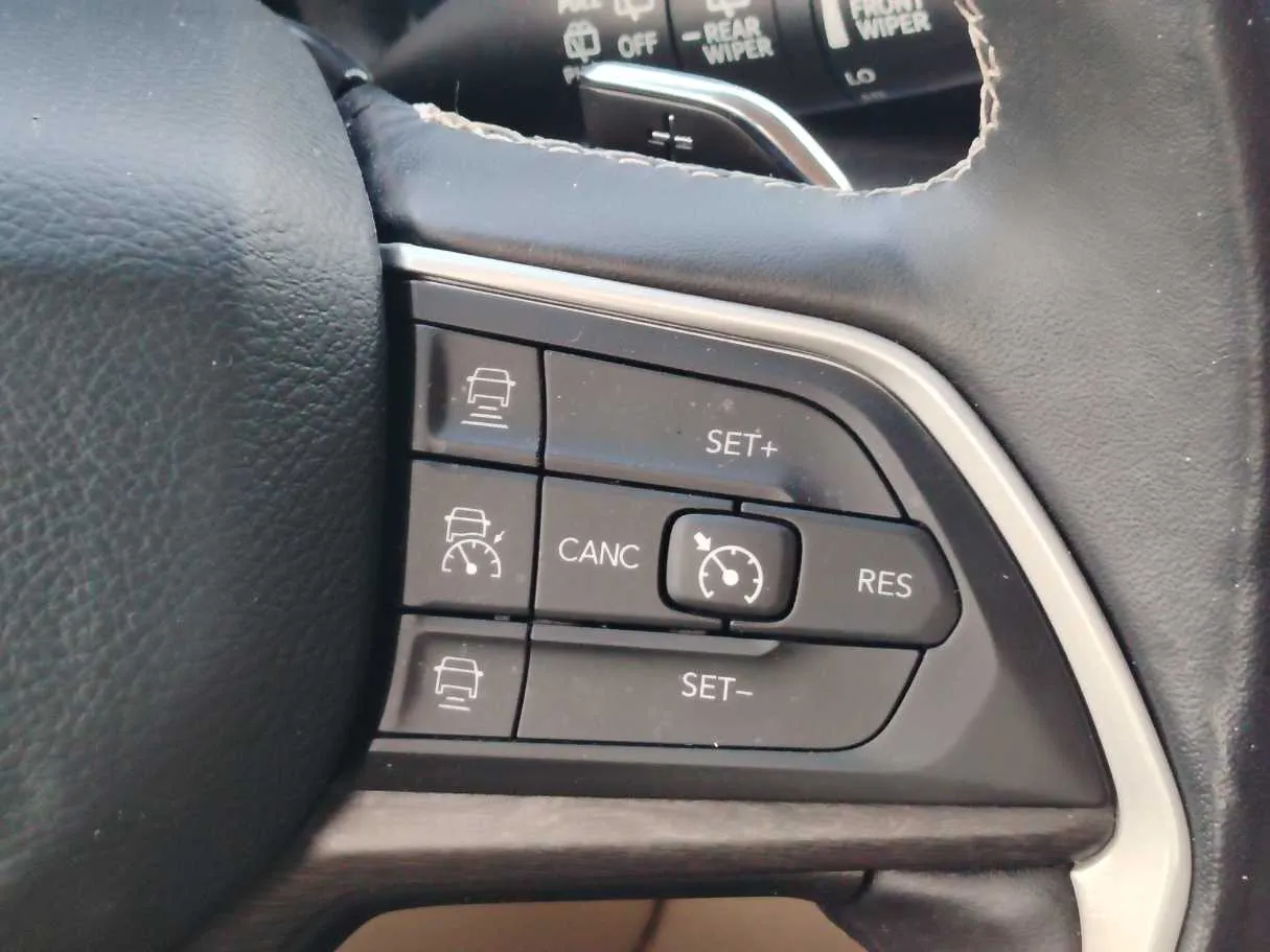 Car image 34