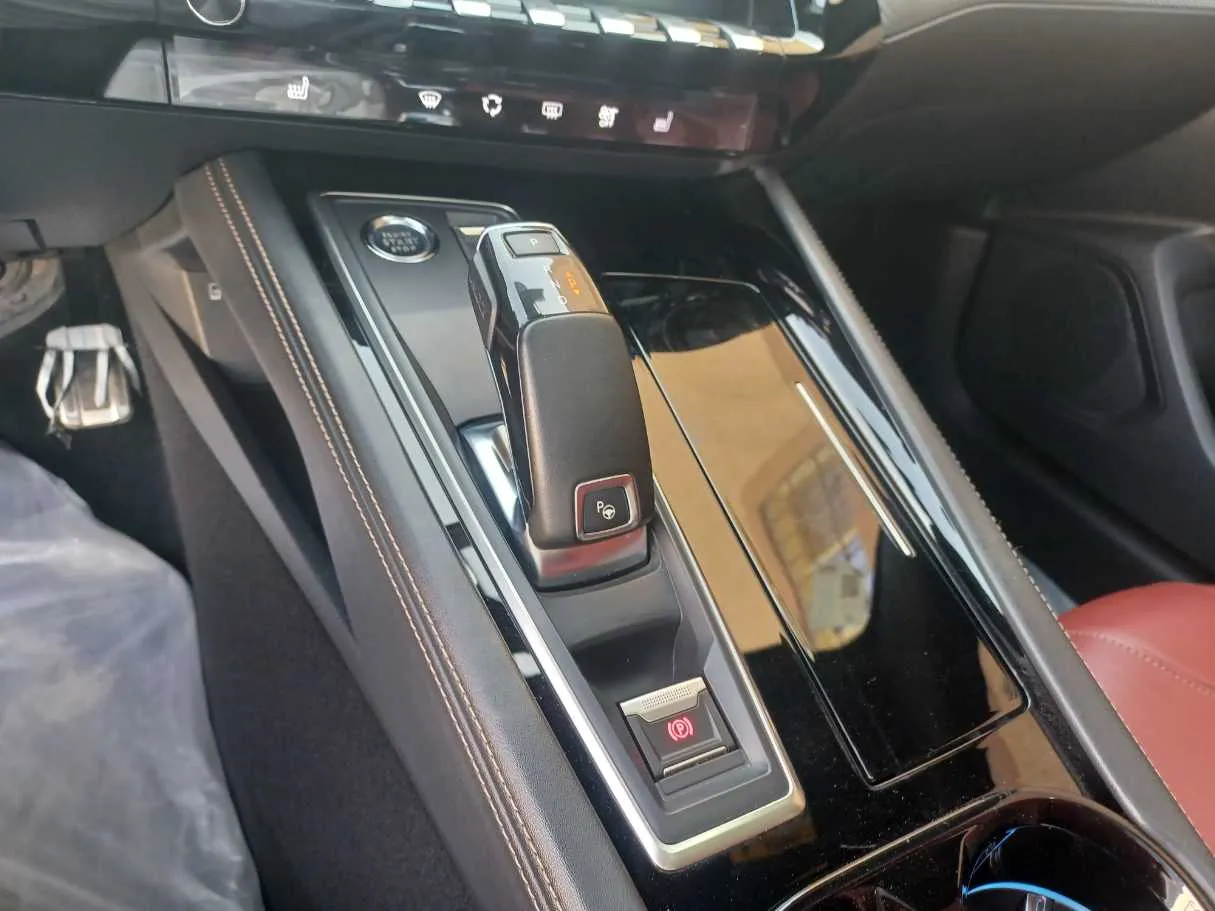 Car image 16