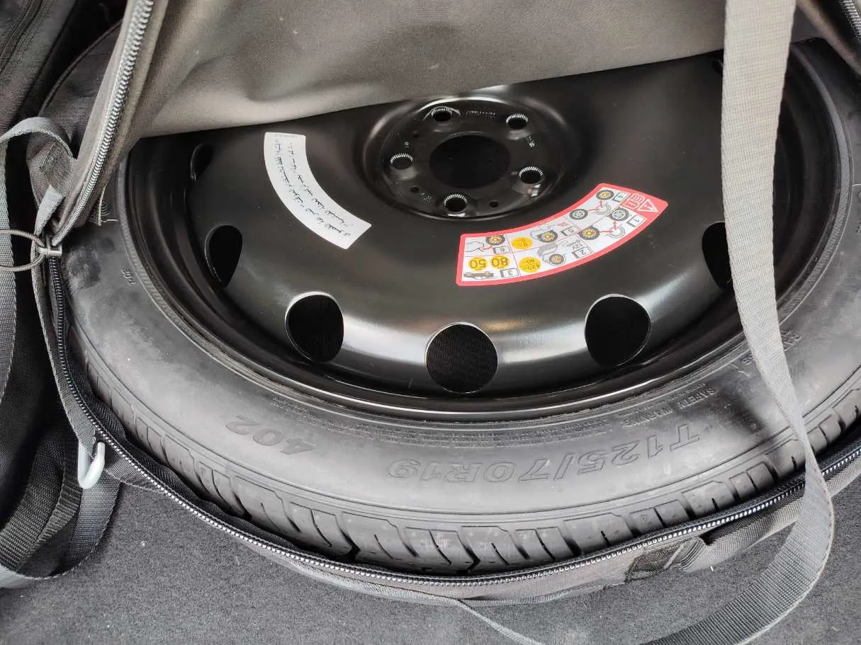 Car image 33
