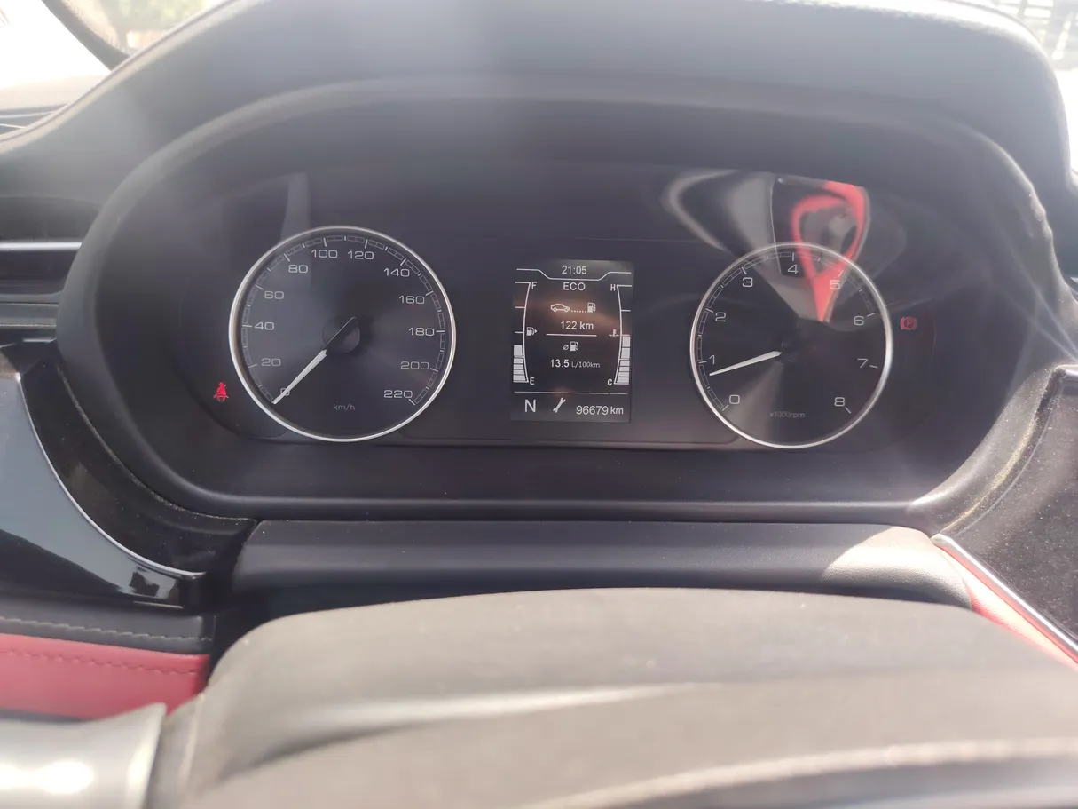 Car image 24