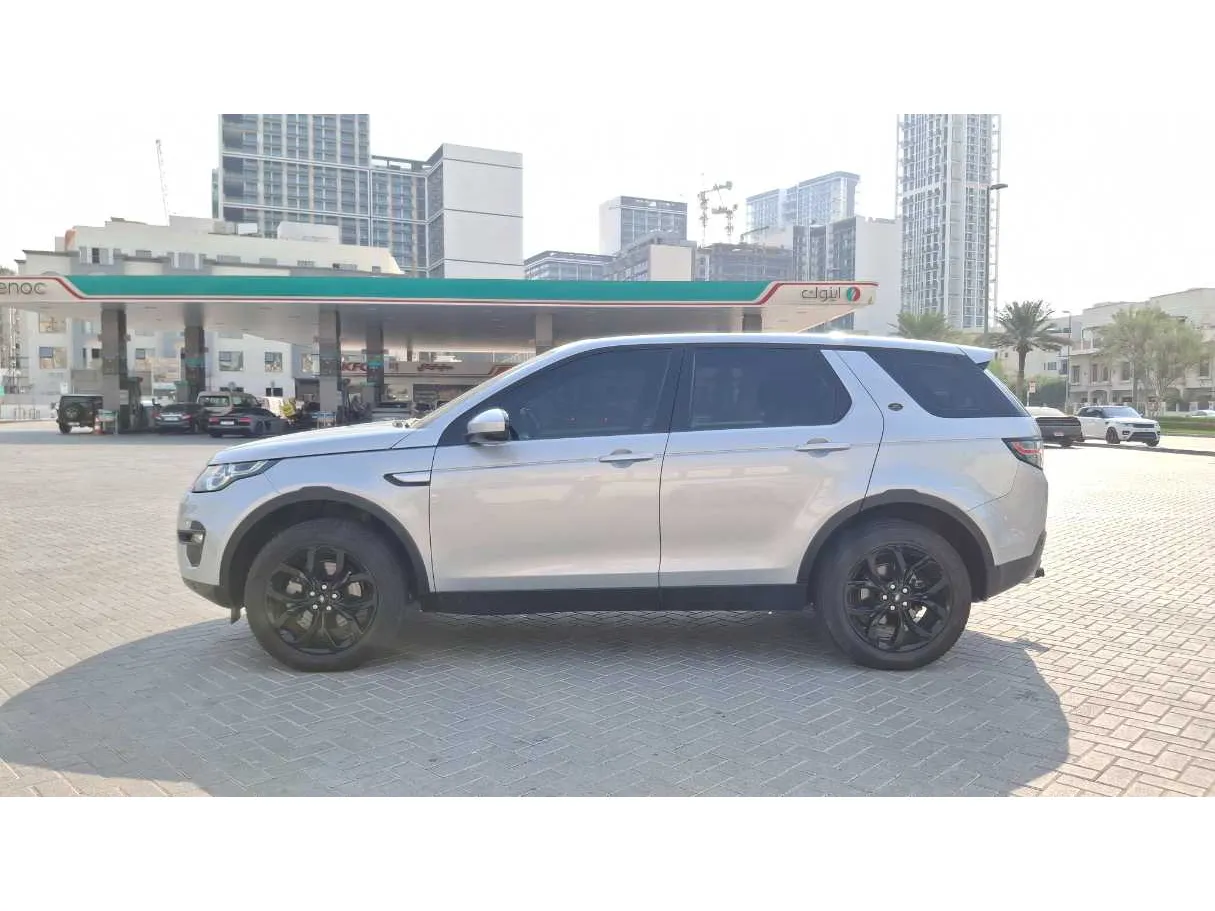 Car image 8