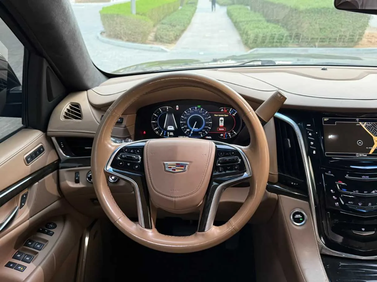 Car image 24