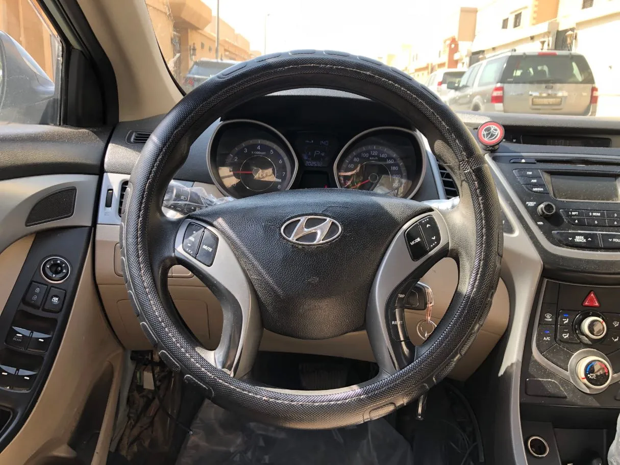 Car image 16