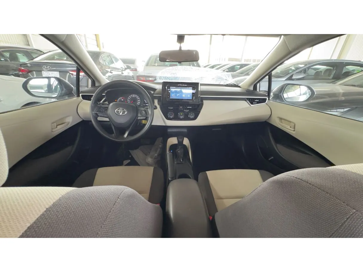Car image 14