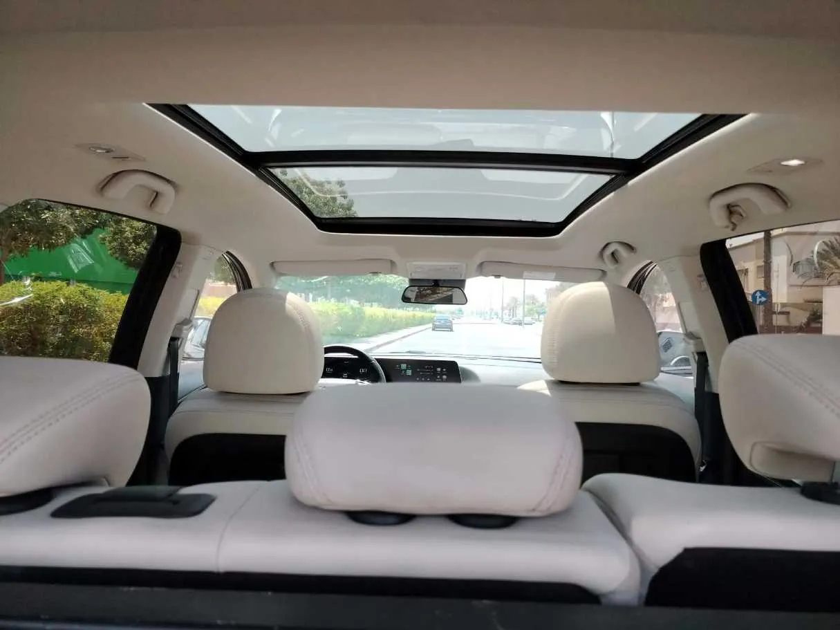 Car image 33