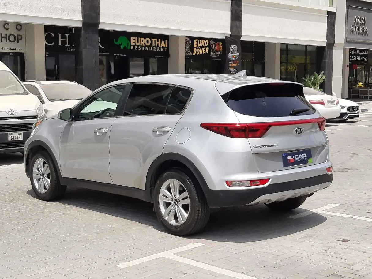 Car image 7