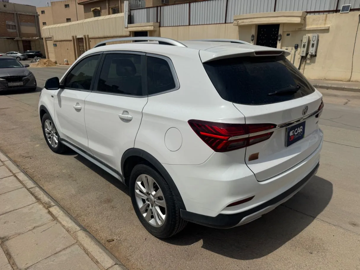 Car image 7