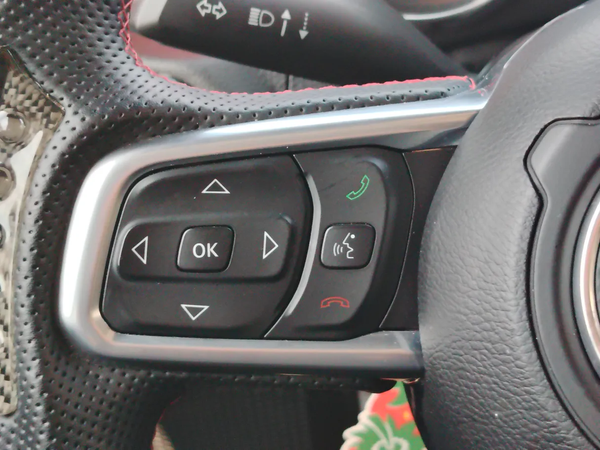 Car image 33