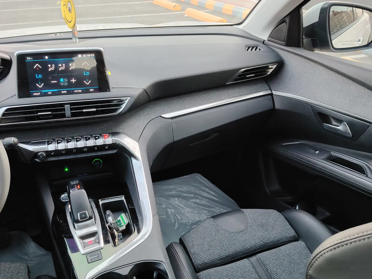 Car image 21