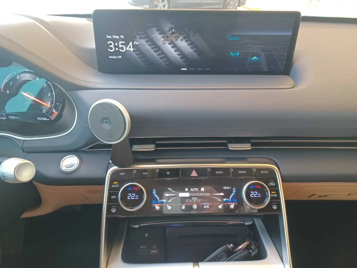 Car image 15