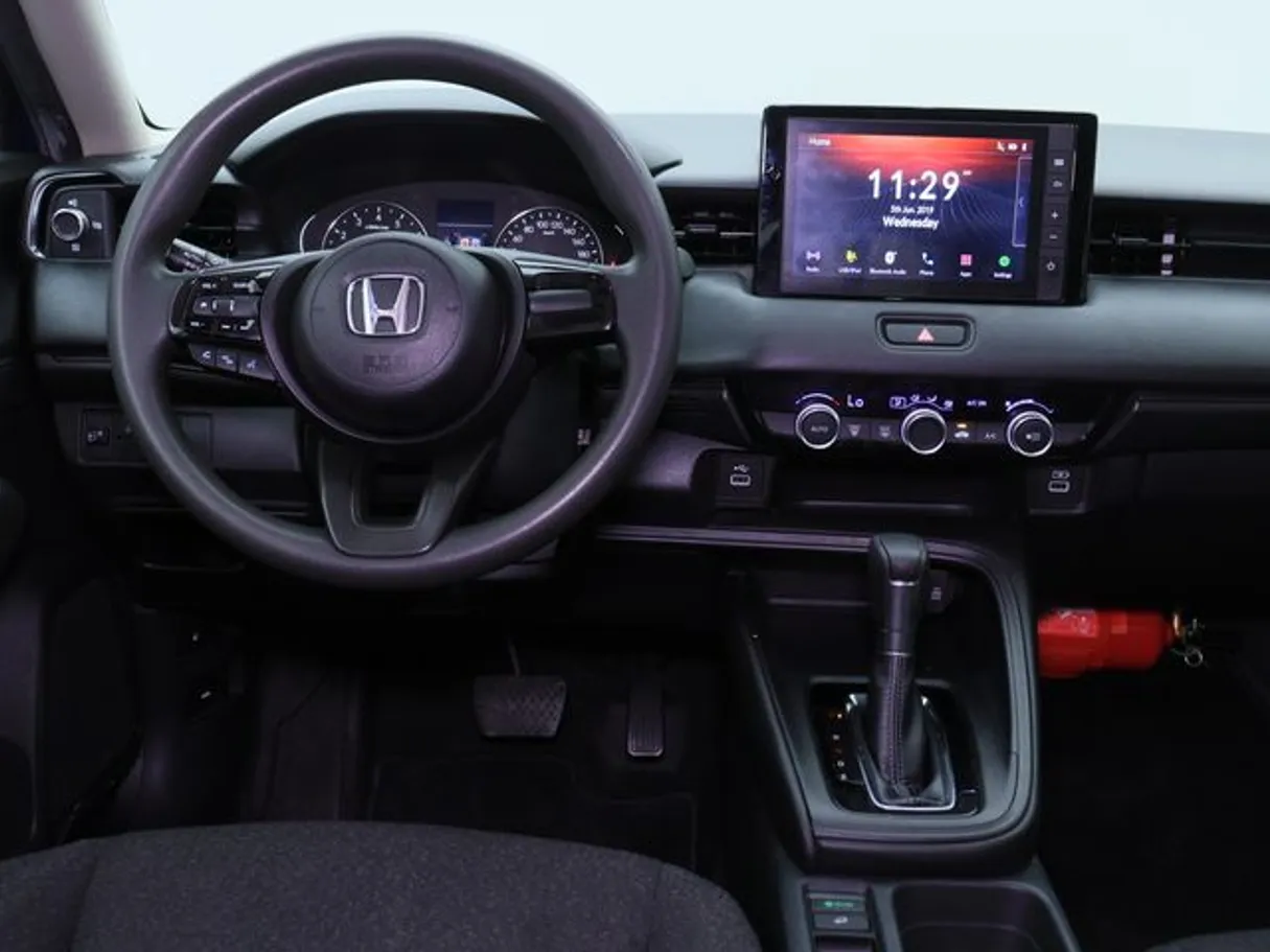 Car image 15