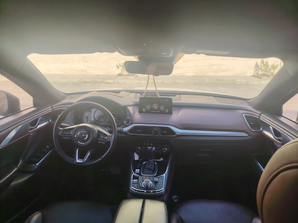 Car image 19