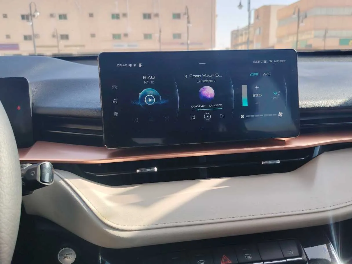 Car image 21