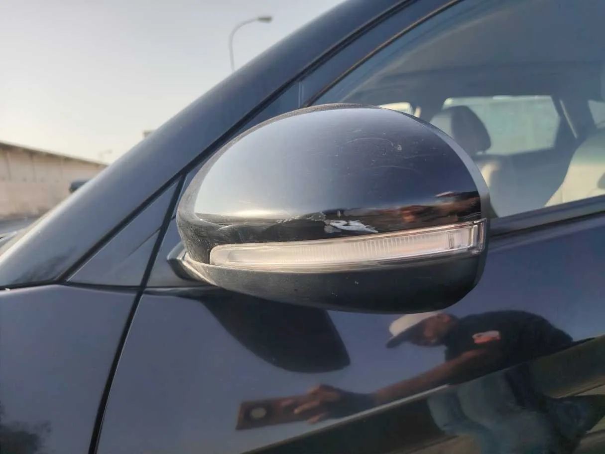 Car image 27