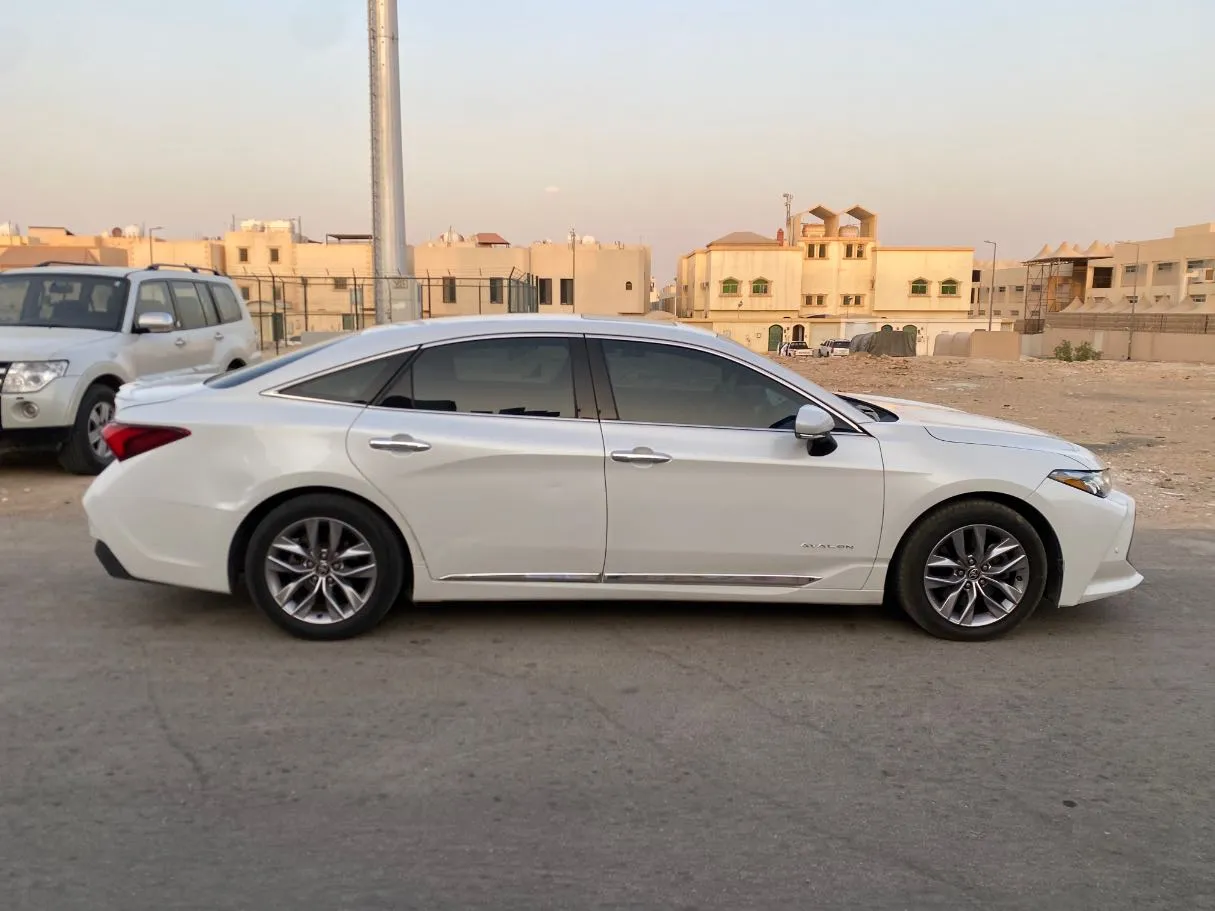 Car image 4