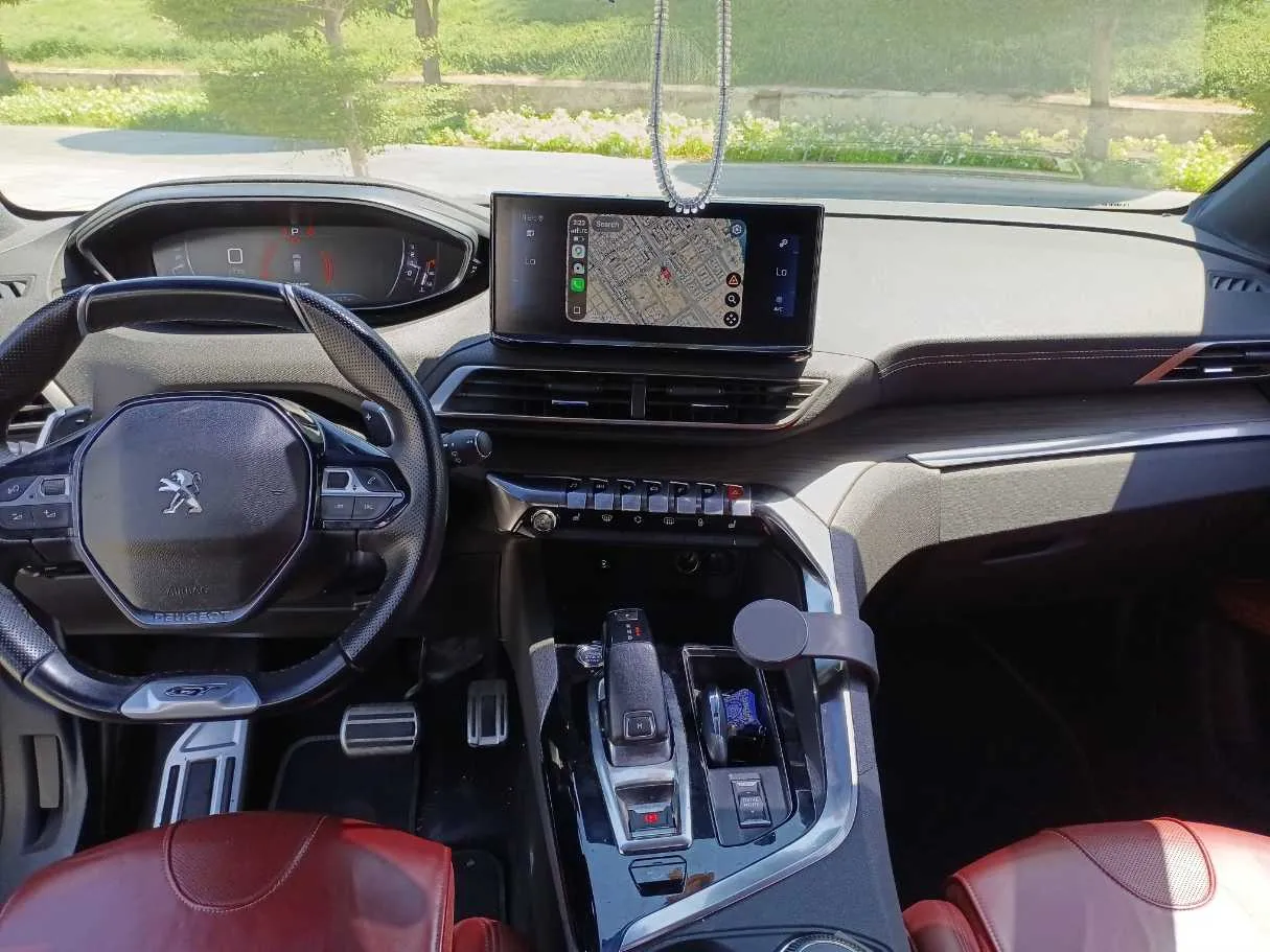Car image 15