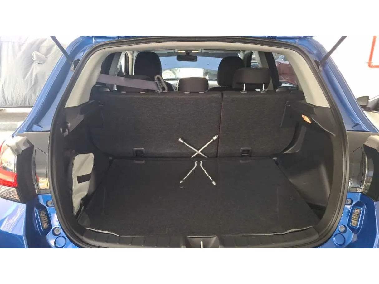 Car image 26