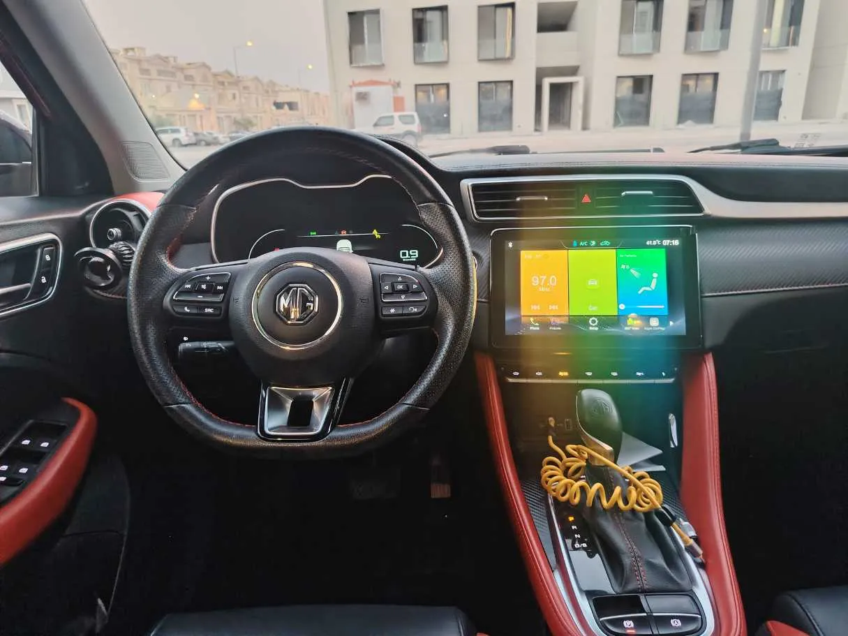 Car image 18