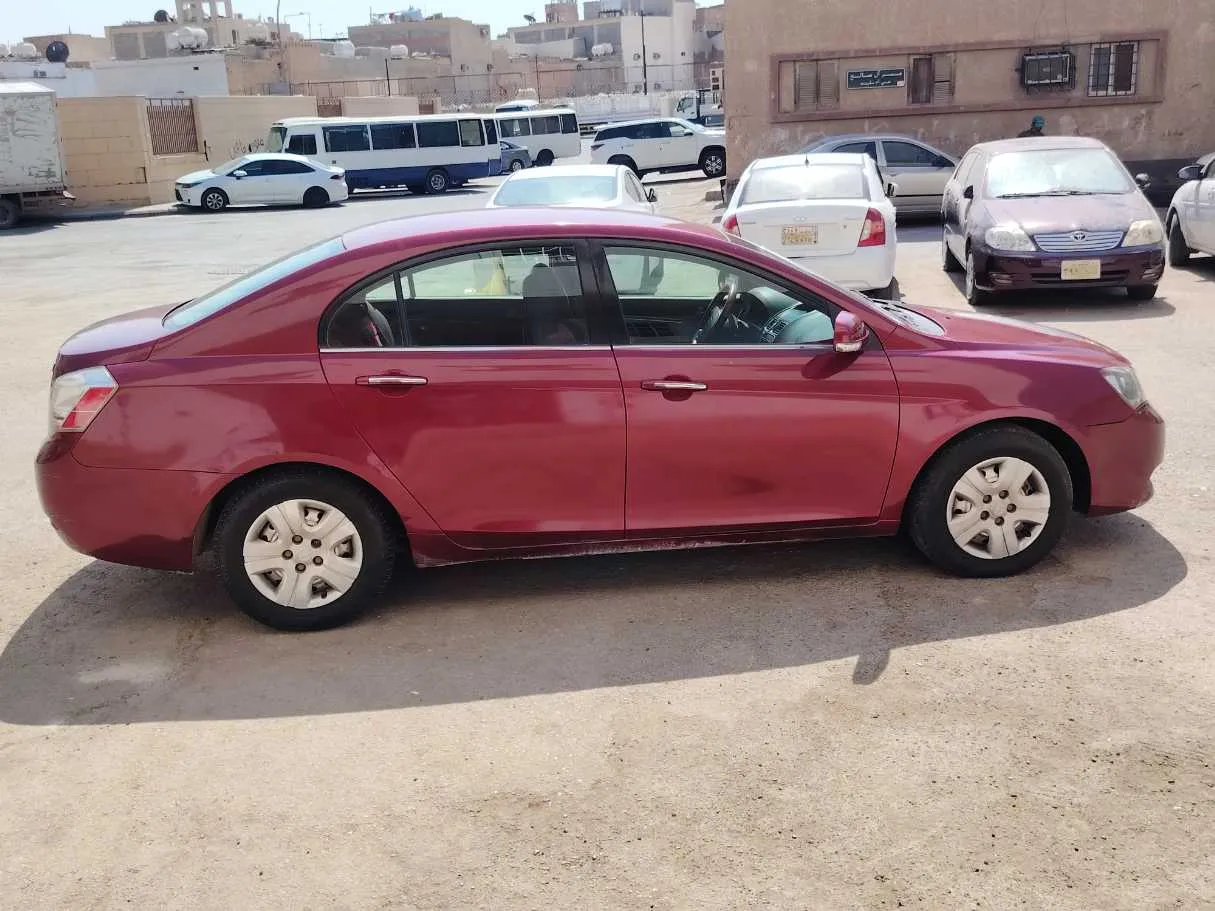 Car image 4
