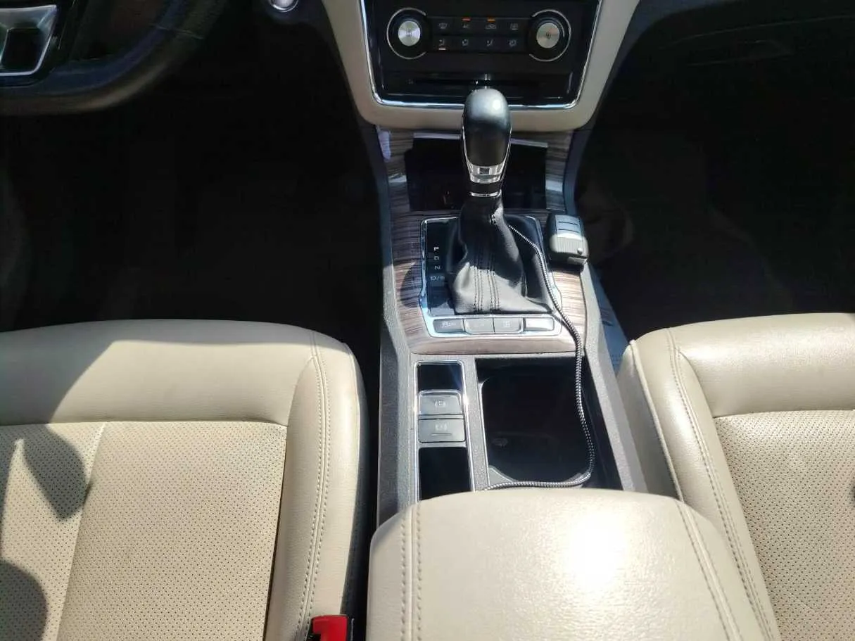 Car image 23