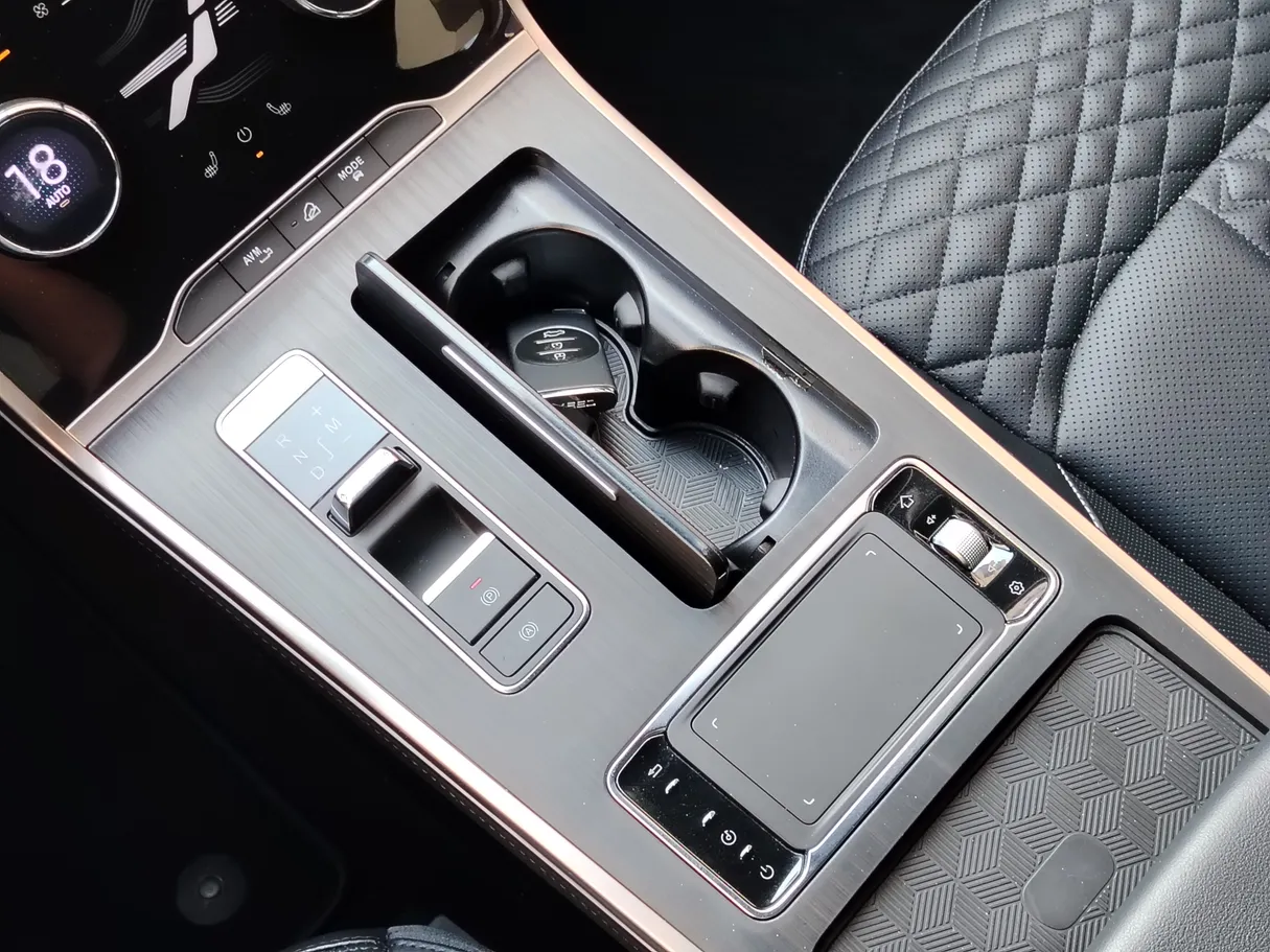Car image 21