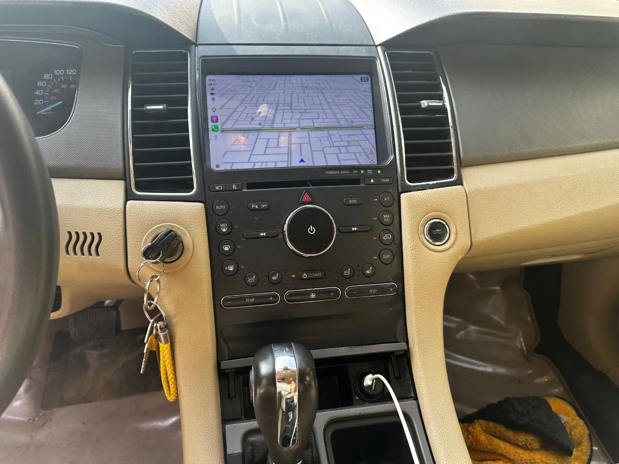 Car image 19