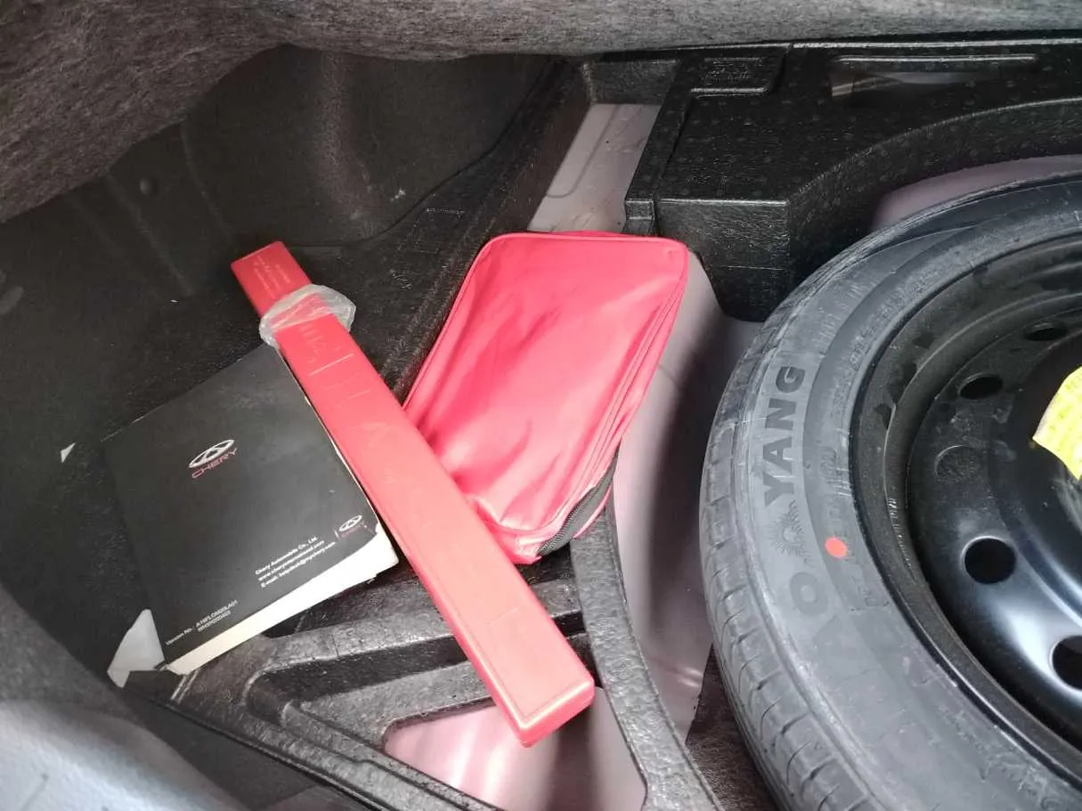 Car image 40