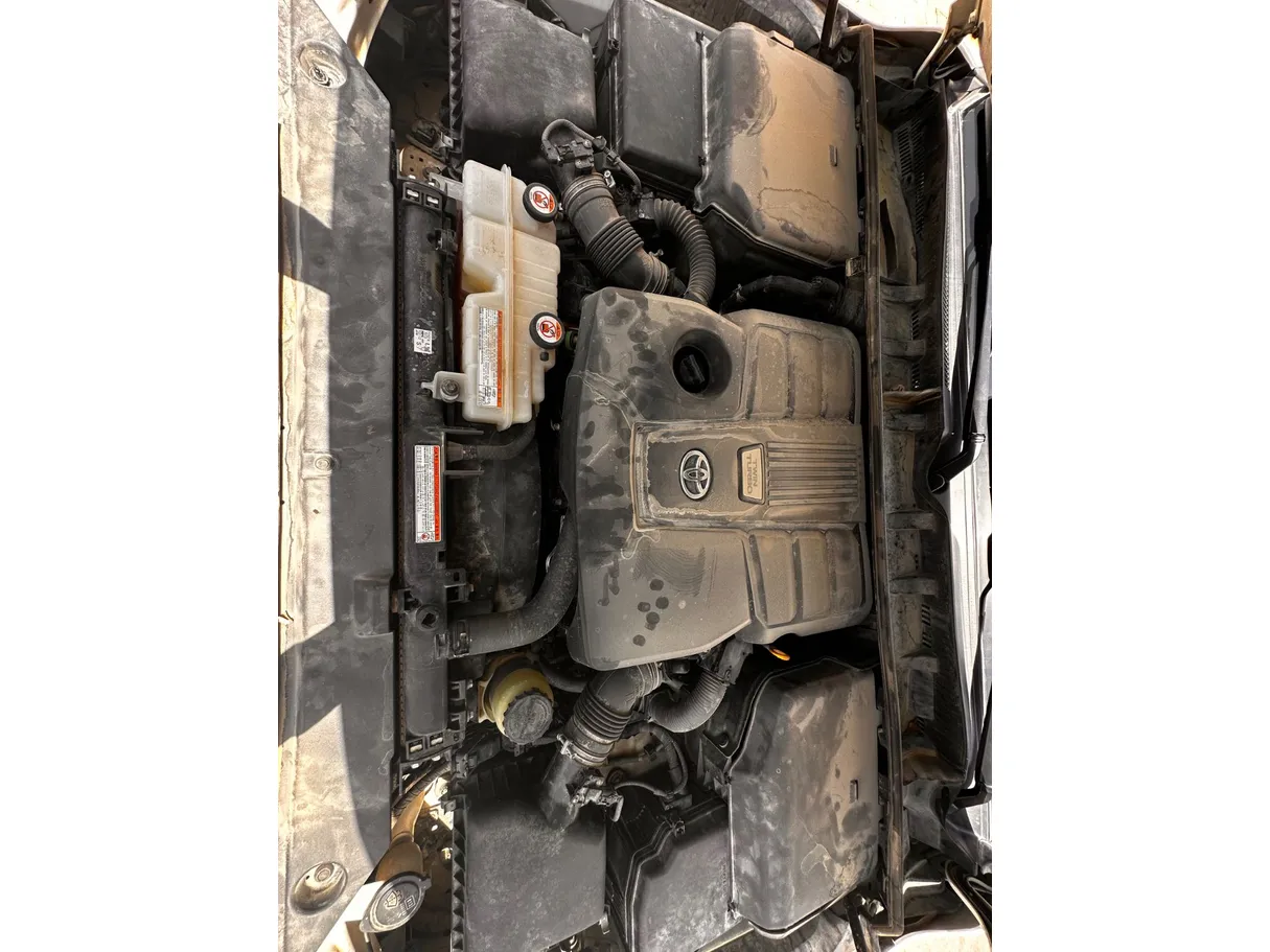 Car image 30