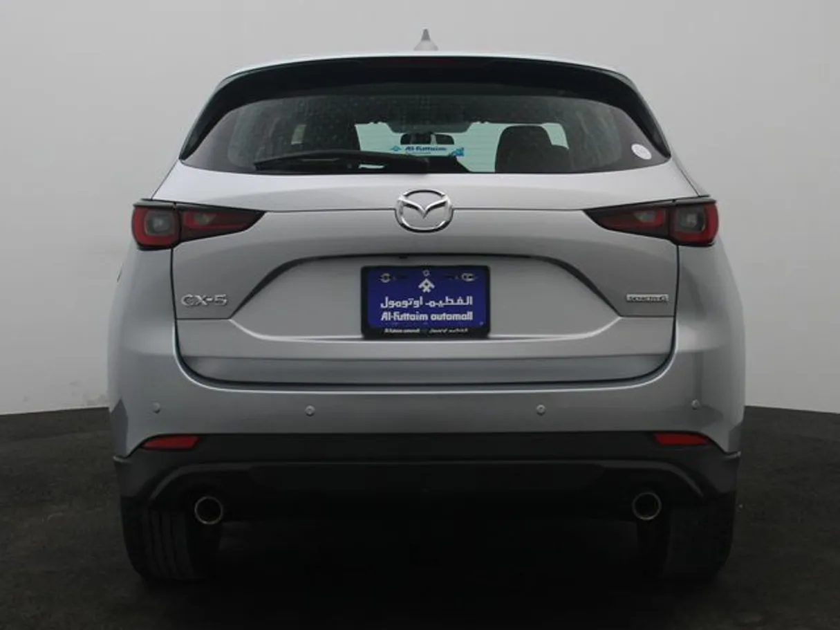 Car image 12