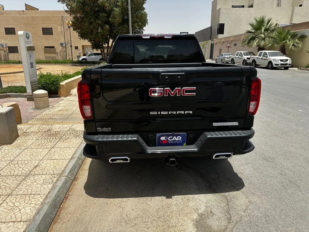 Car image 6